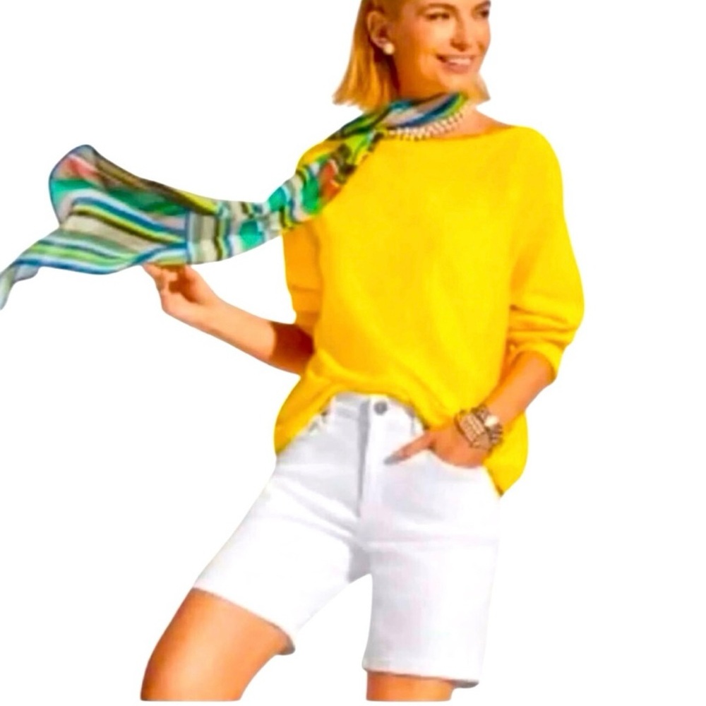 CAbi buttercup pullover sweater. Size large. Oversize 26”pit to pit. Style 6167.